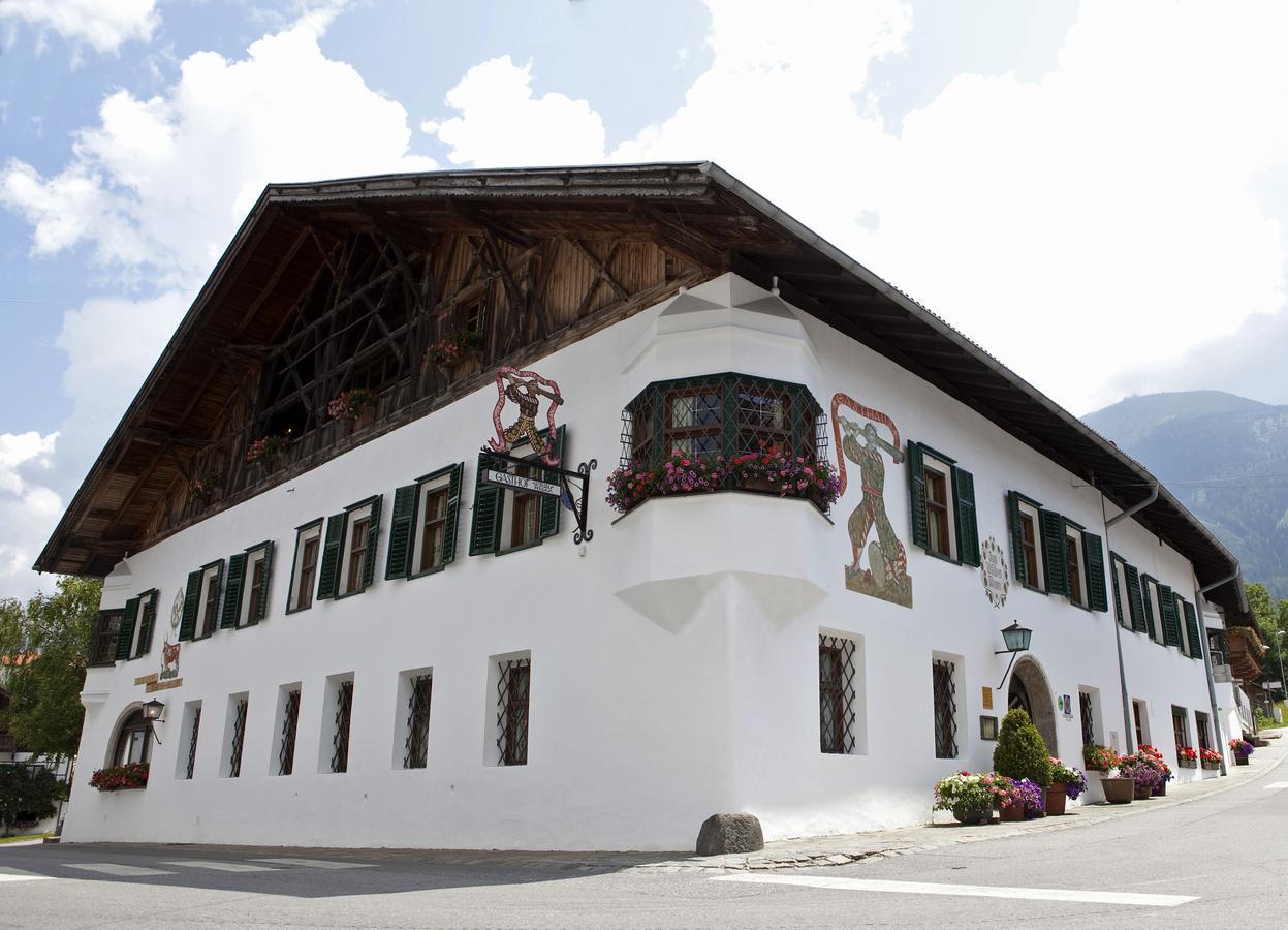 Landgasthof "Wilder Mann" Hotel Innsbruck Exterior photo